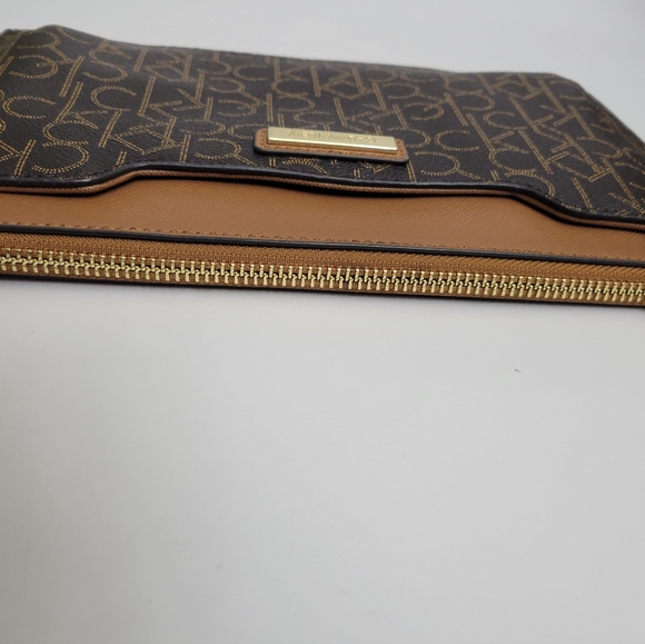 CK Calvin Klein Logo Wristlet w/Strap Zipper Closure - Brown - Picture 4 of 9